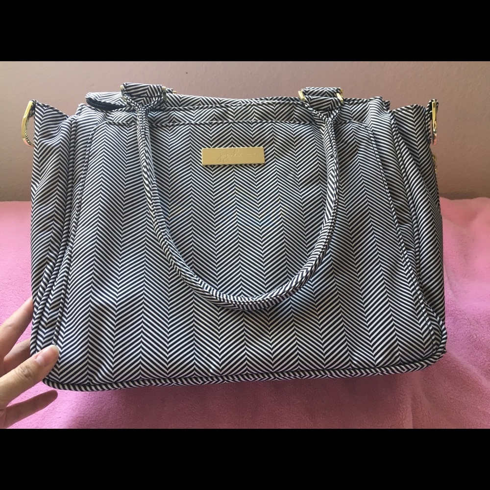 JuJuBe Be Classy
